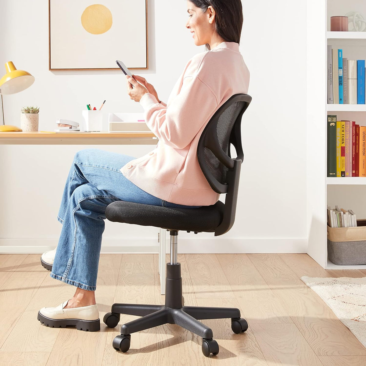 Black Low Back Mesh Office Chair